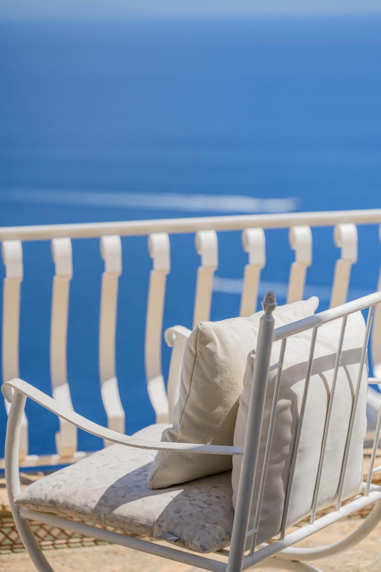 Villa Cristina -No Steps-Amalfi Coast Views -Hot Tube Praiano Exterior photo