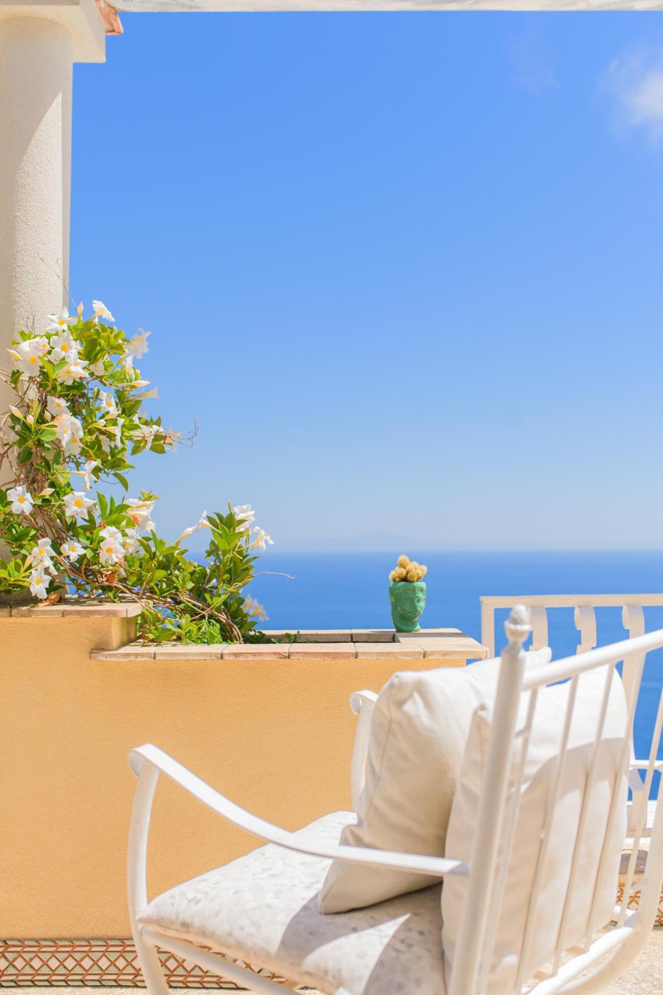 Villa Cristina -No Steps-Amalfi Coast Views -Hot Tube Praiano Exterior photo