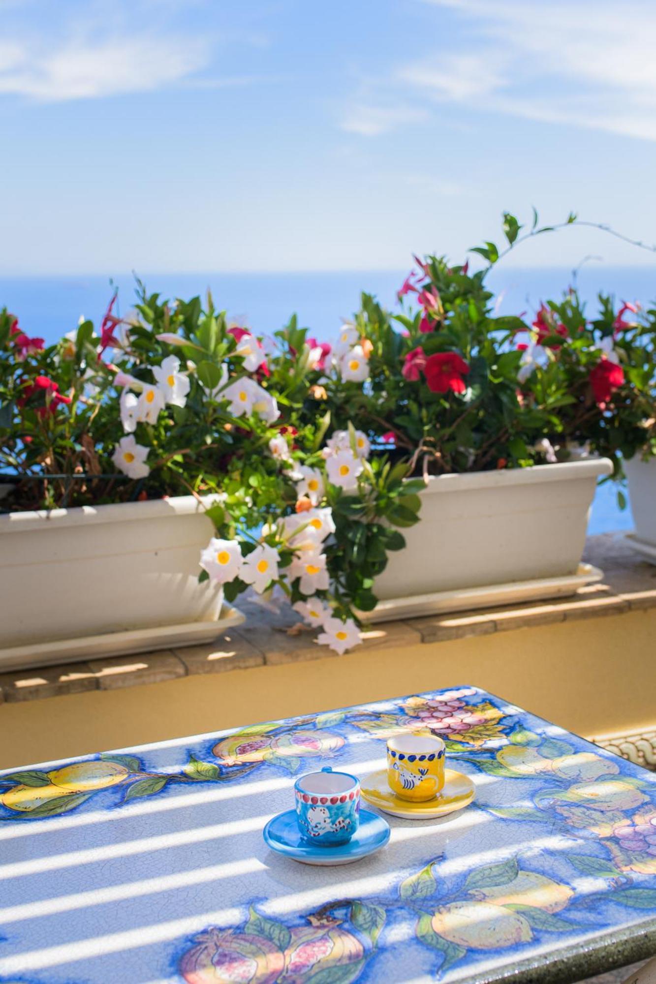 Villa Cristina -No Steps-Amalfi Coast Views -Hot Tube Praiano Exterior photo