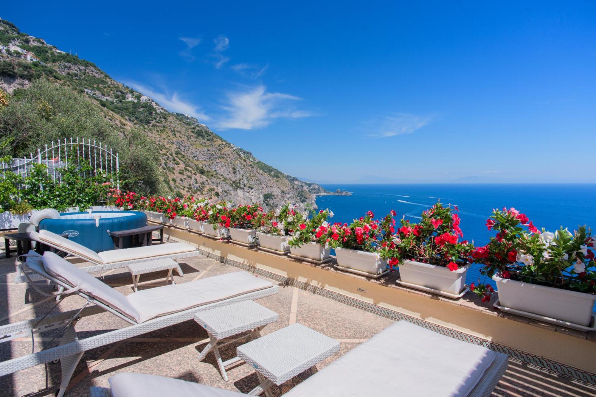 Villa Cristina -No Steps-Amalfi Coast Views -Hot Tube Praiano Exterior photo